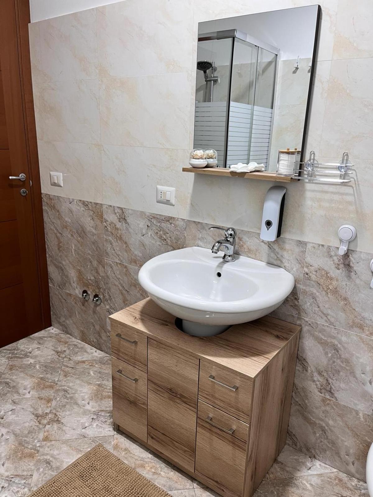 Апартаменты La Casina Azzurra Монтесильвано Экстерьер фото
